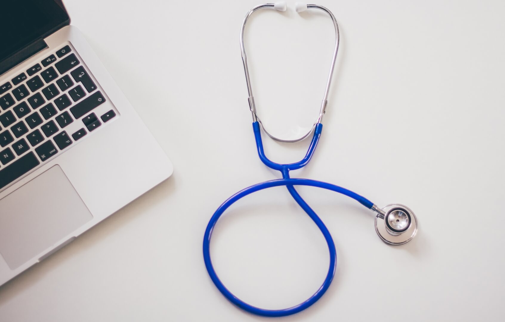 laptop dokter e-health zorg gezondheid gezondheidszorg wifi internet computer